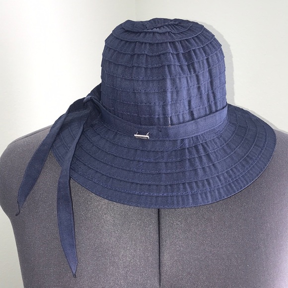 Basic blue hat - Picture 4 of 5